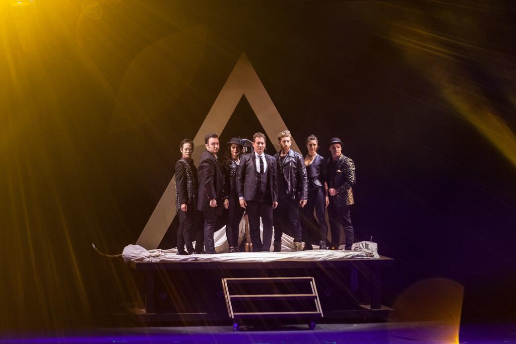 EntertainPalace's tweet photo. ¡Éxito total! 👏
The Illusionists 2.0 "La Nueva Generación de Magia" ✨
Un show que superó las expectativas de todos con actos jamás antes vistos en #MoonPalaceArena 👌
#TheIllusionistsCancun https://t.co/EqWLhFPl0V