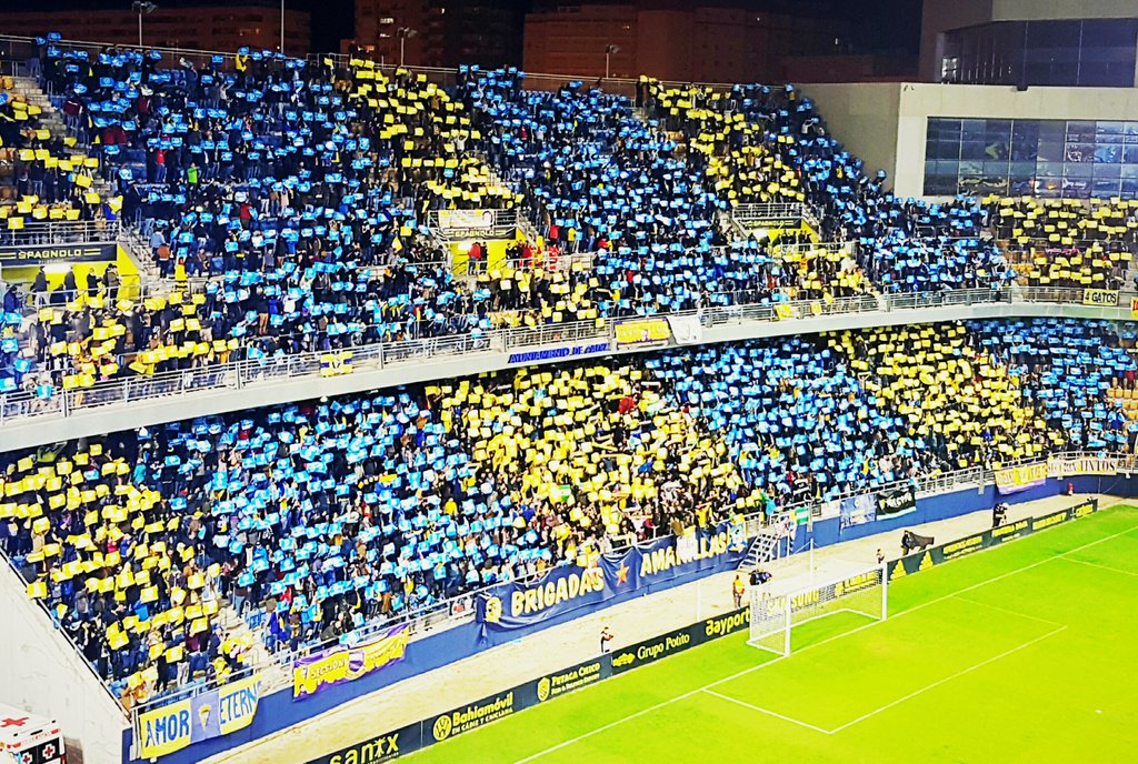 Mosaico en Carranza <a href="/CDC_CadizCF/">Con Dones Cadistas 💛💙</a> #cadizcf