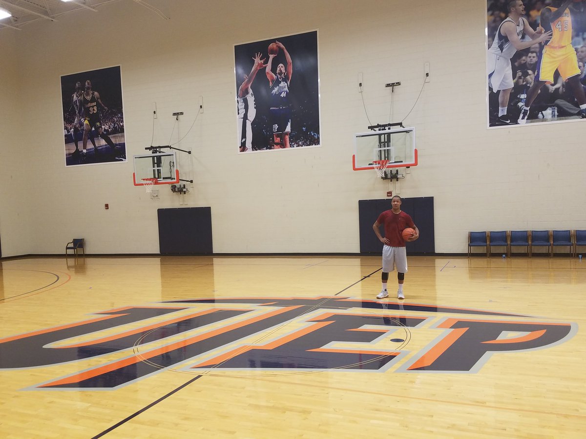 FiliRivera216's tweet photo. It feels good to be back!!!! Proud to be a miner 🤙🏽🤙🏽#NewPracticeFacility Utep2step @UTEPAthletics https://t.co/oJD9ENa38W