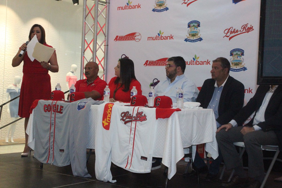 Les compartimos imágenes de la Conferencia de prensa de el equipo juvenil de Coclé, en el acto de entrega de uniformes en la ciudad de Panamá.  <a href="/RTCocle/">Retweet Provincias Centrales</a> <a href="/Herrera_JorgeL/">Jorge Herrera</a>