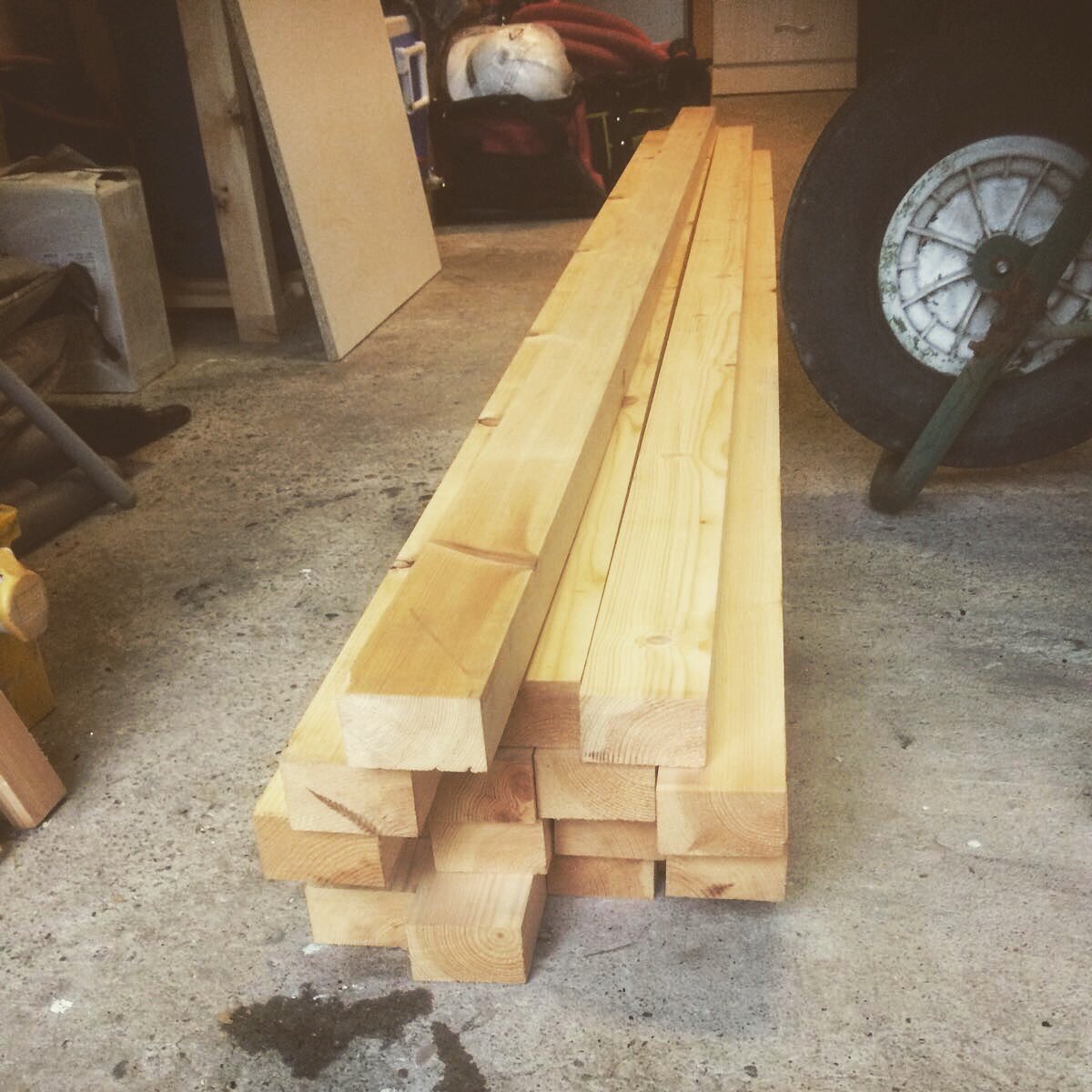 OutsideTap's tweet image. Been an exciting few days. Work has started on the stud wall &amp;amp; the brewery build is all systems go!! 
#hailstormbreweryUk #brewery #craftbeer #drinkbetterbeer #homebrewing #homebrewery #beertweets