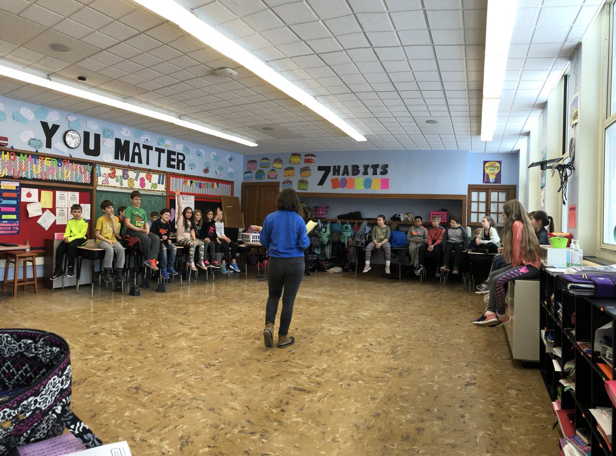 MissConsaul5's tweet photo. What a great workshop from by Rachel from @MGRYouthTheatre today! We had a blast putting on our own performance about the American Revolution. #CanandaiguaProud #learningthroughtheater https://t.co/1ODbiYIFFy
