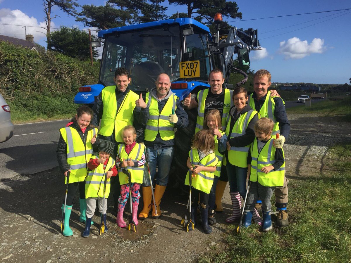 CahirLinn's tweet photo. @WayneKoda @isupportlhlh @KeepNIBeautiful 
Hi Wayne,, we are a recently formed oyster company in Carlingford Lough, we have adopted a section of shoreline to maintain, here’s pictures from our first beach clean. 
Loads of interest already about our next one. https://t.co/KmCxNGwkf9
