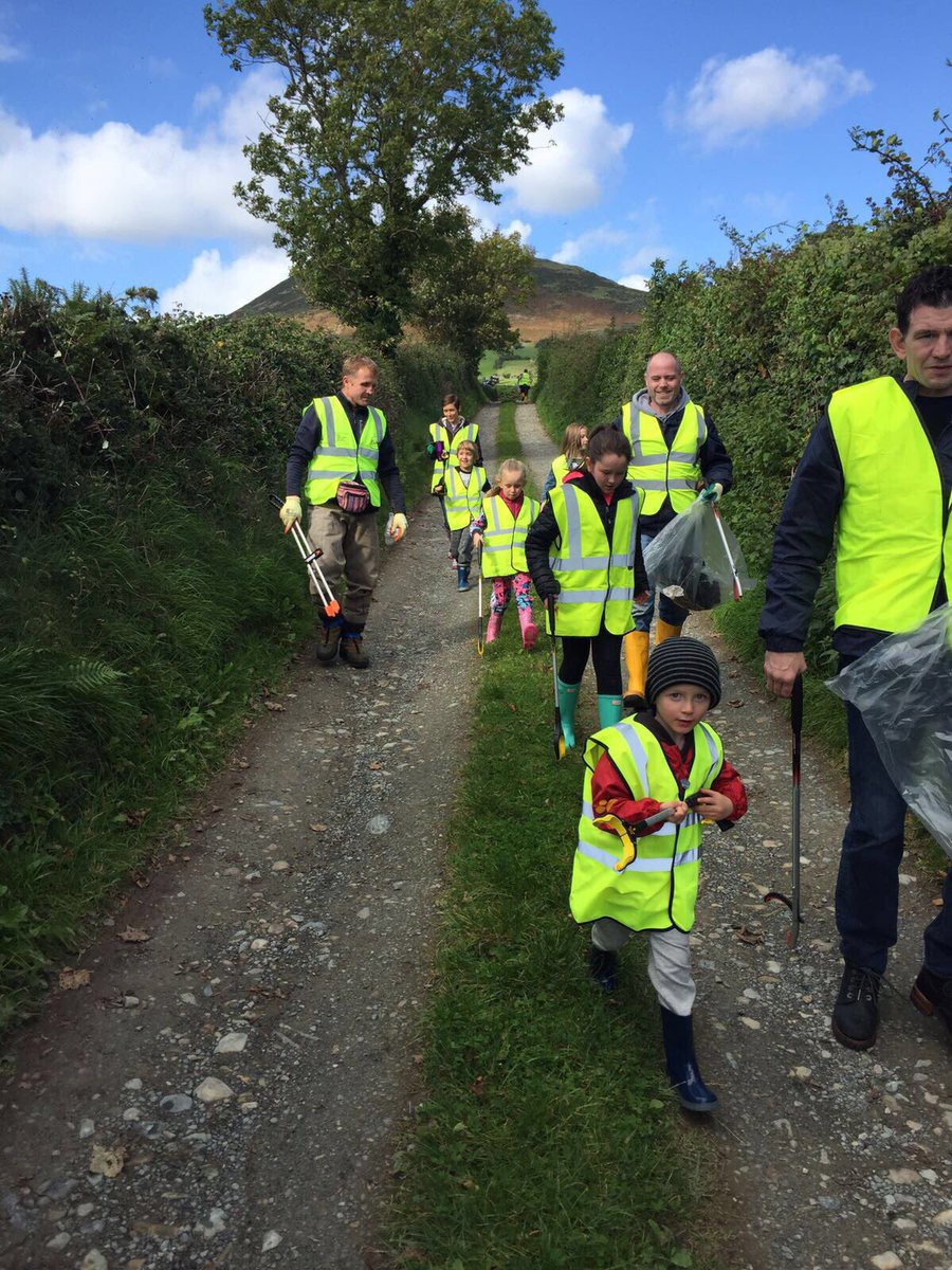 CahirLinn's tweet photo. @WayneKoda @isupportlhlh @KeepNIBeautiful 
Hi Wayne,, we are a recently formed oyster company in Carlingford Lough, we have adopted a section of shoreline to maintain, here’s pictures from our first beach clean. 
Loads of interest already about our next one. https://t.co/KmCxNGwkf9