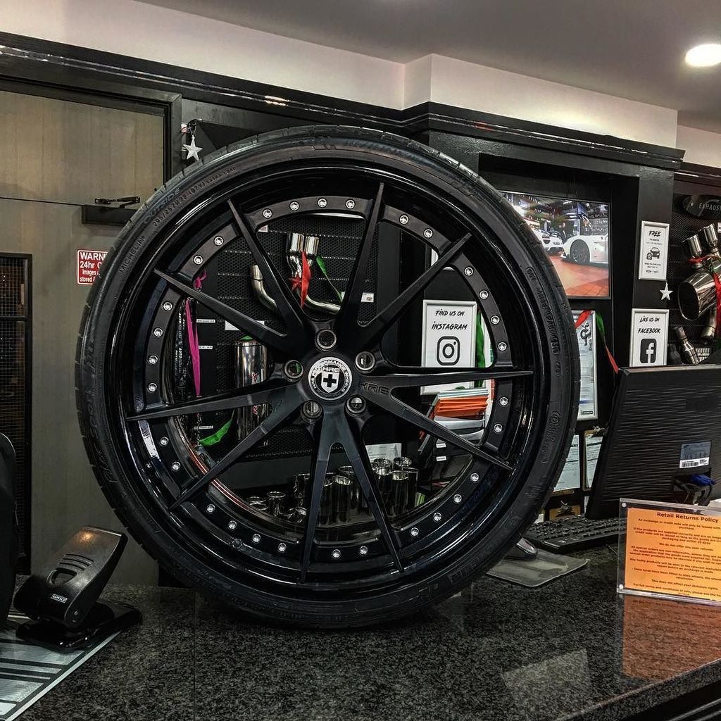 RtecAutoDesign's tweet photo. Bad boy rims , check out these stunning split piece #hrewheels being installed to a car very soon . #freshrims #hrerims #forged #forgedwheels #rtecdeals #rtecshop #alloywheels #supercarsoflondon https://t.co/YJWzZWapFd https://t.co/Djj3kOzW8B