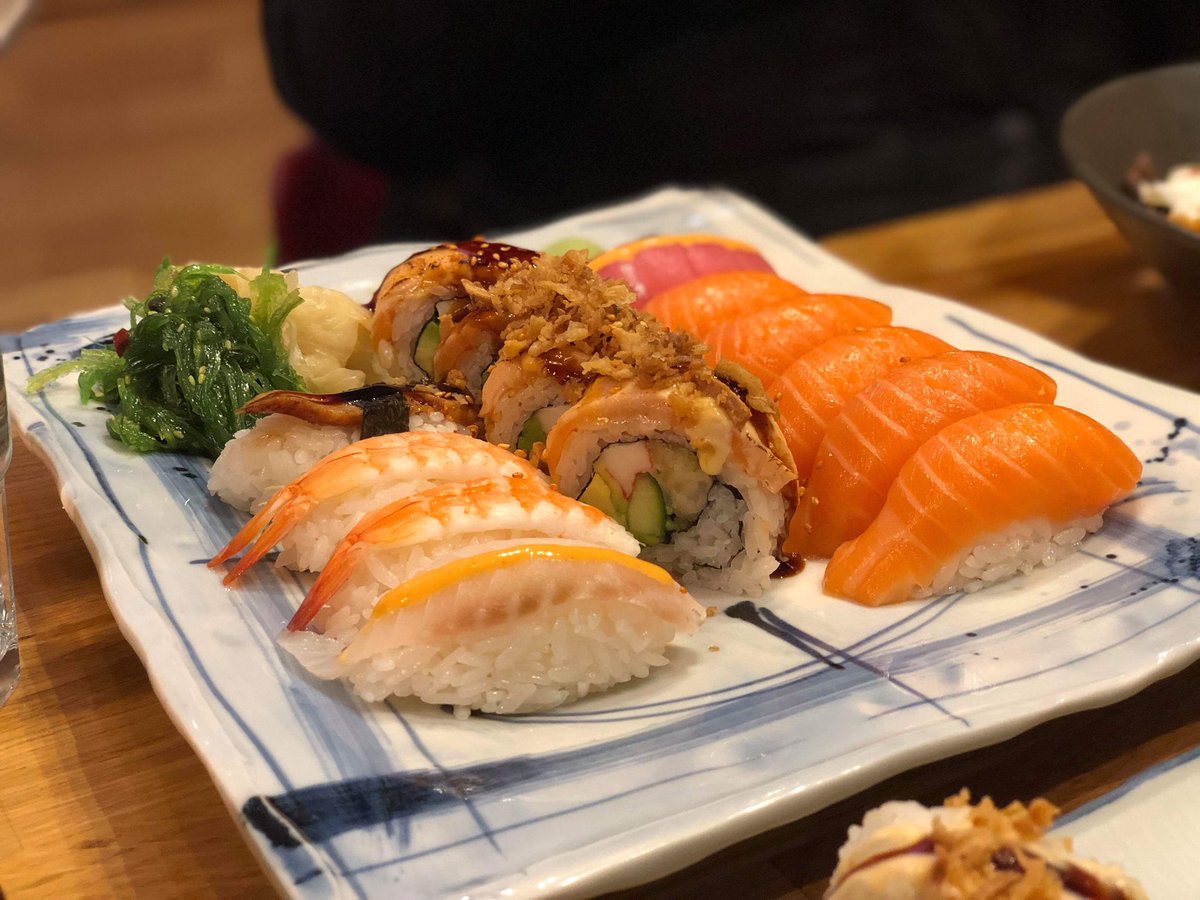 rubyjoygaray's tweet photo. Sushi😍 https://t.co/RWu4qa3vin