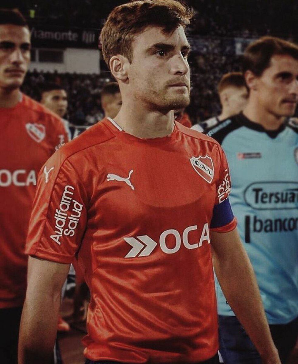 Cande7L's tweet photo. Gracias por tu carácter y liderazgo. Por dejar todo en cada partido. Por tu seriedad y compromiso. Por ir siempre para adelante. Por ser un ejemplo para chicos y grandes. Por defender estos colores con garra y amor hasta el final. POR SER UN CAPITÁN DIGNO DEL ROJO @nico_taglia https://t.co/URI9Vpg8tV