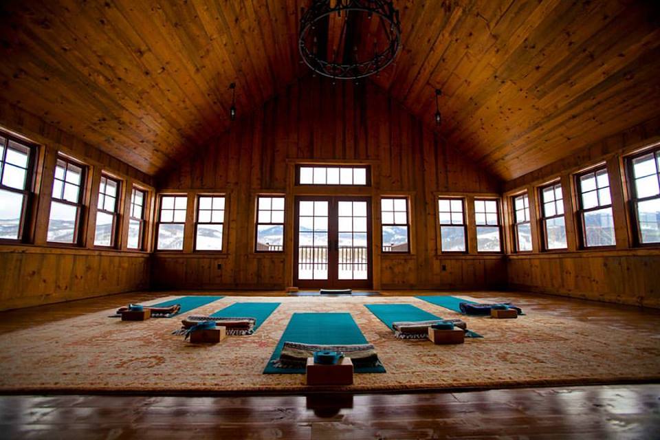 DevilsThumbRnch's tweet photo. You don't need a #NewYears resolution... The #Mountain View #Yoga Studio at #RanchCreekSpa is arguably the best place to start your day at the #Ranch. #yogainspiration @DevilsThumbRnch #Resort & #Spa in #Tabernash, #Colorado https://t.co/S4CVctM4Vq