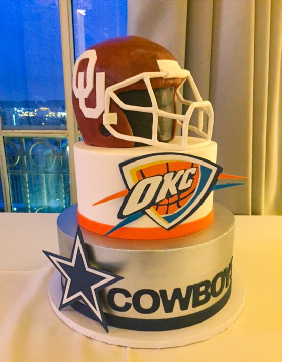 AllThingsCakeOK's tweet photo. When you can't decide which of your favorite teams to include on your groom's cake...choose them all!  The Mayo Hotel The Mayo Hotel 

#Wedding
#weddingcake
#groomscake
#sportsteamcake
#allthingscake
#tulsabakery https://t.co/C4wwOnZwTa