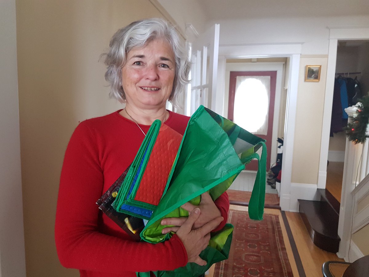 TheBroadcastCBC's tweet photo. An environmentalist's tips for ocean protection in 2018. #bringyourbags #refuse #reuse #recycle @ 6:05 pm https://t.co/cDgUkvH7Hm
