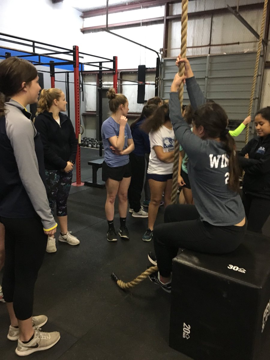 amandaelizondo4's tweet photo. ARS girls learning about Crossfit and how to do rope climbs, pull-ups and deadlifts at their workout this morning! Thank you Crossfit Sochac and Heather Tuley for having us! #StarsSmart #Intersession2018 https://t.co/53YGfWH8GQ