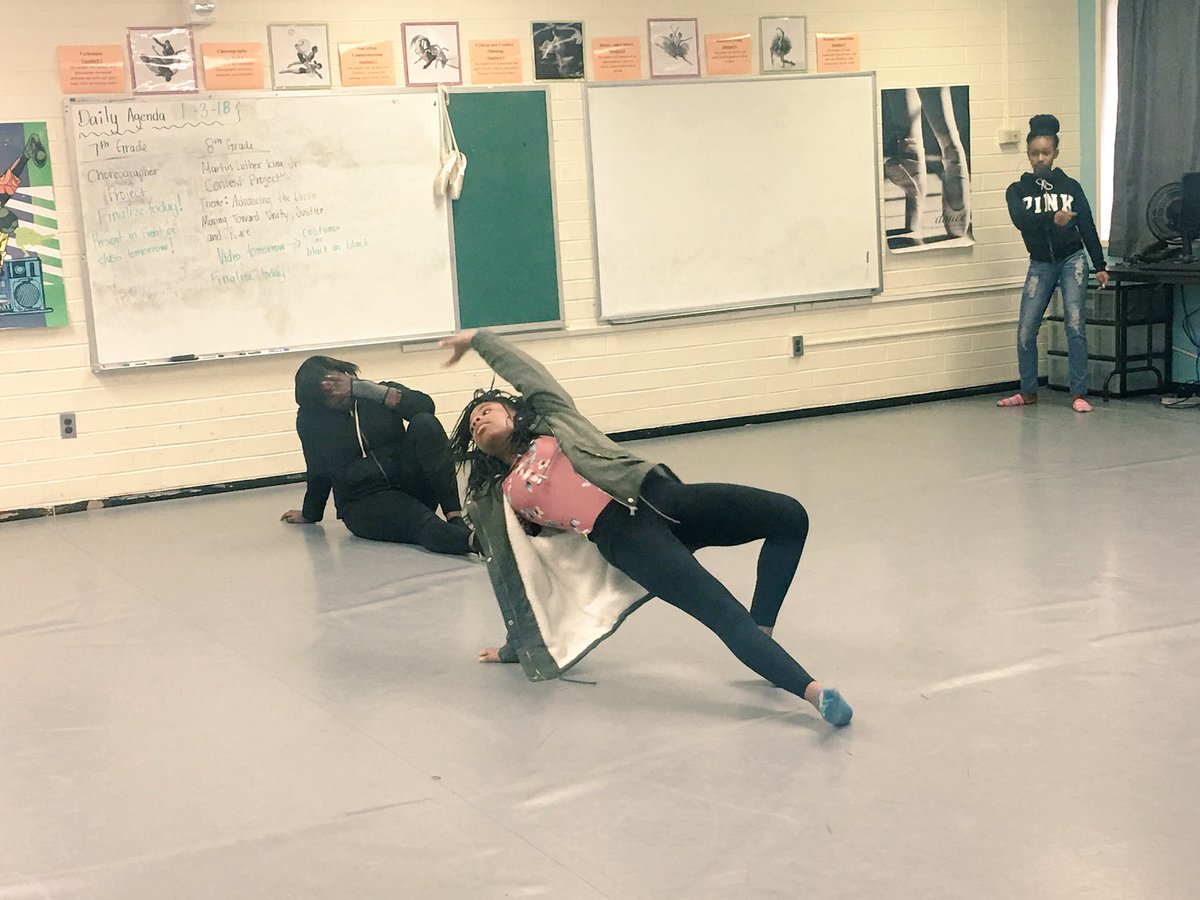 FMSDanceSC's tweet photo. Blessed to have dancers who came back to school today motivated and ready to WORK! I ❤️ them! @FairfieldMiddle https://t.co/oEuNVjBwin
