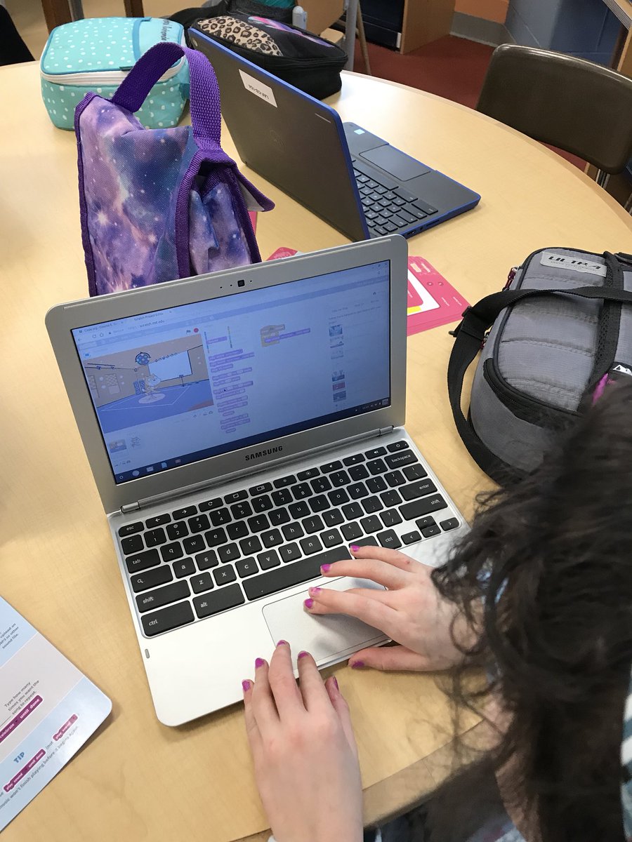 StaceyArvanites's tweet image. #CodingClub25 starts the new year with @scratch 😃@Lafayette_25 @MissNapolitano