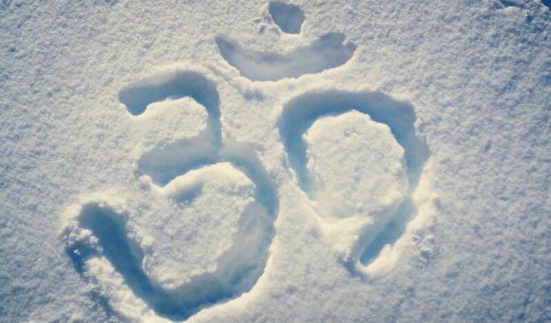 SeasideYogaRI's tweet photo. Due to the impending snow storm Seaside will be CLOSED and classes are CANCELLED for tomorrow 1/4! Stay safe, warm, and get your yoga on inside! We can’t wait to be up and flowing with you all on Friday! Namaste 🙏🏻 https://t.co/Qrng5SmRxH https://t.co/nQe4Rey1RB