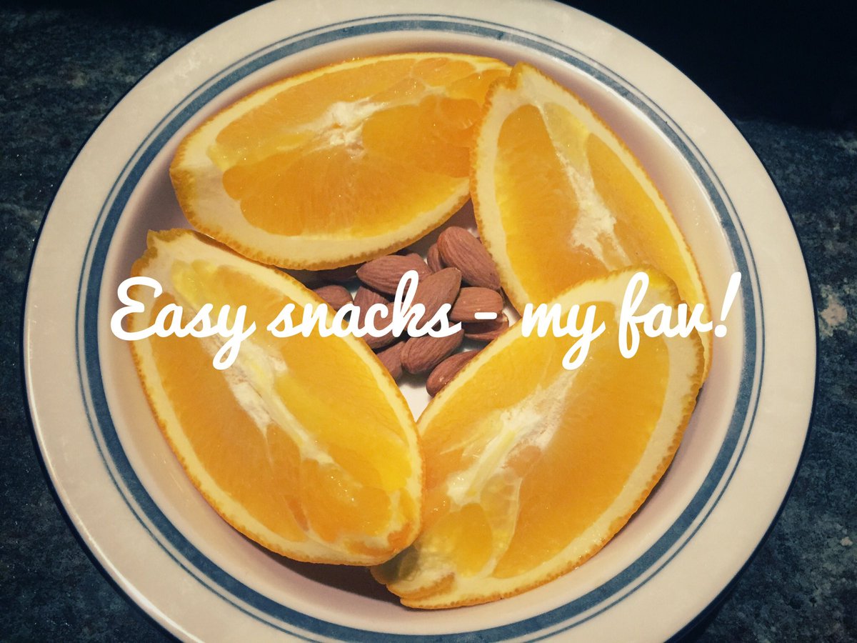 evolutionoftina's tweet photo. For an energy-boosting bite, this snack is perfect. Oranges have a high water content and more fiber than most fruits, while almonds (ten almonds) deliver fiber, protein, and heart-healthy fats. A great combo if you asked me. 👍 #eatclean #weightlossjourney #getfit #progress #fit https://t.co/n8hHVi6KRp