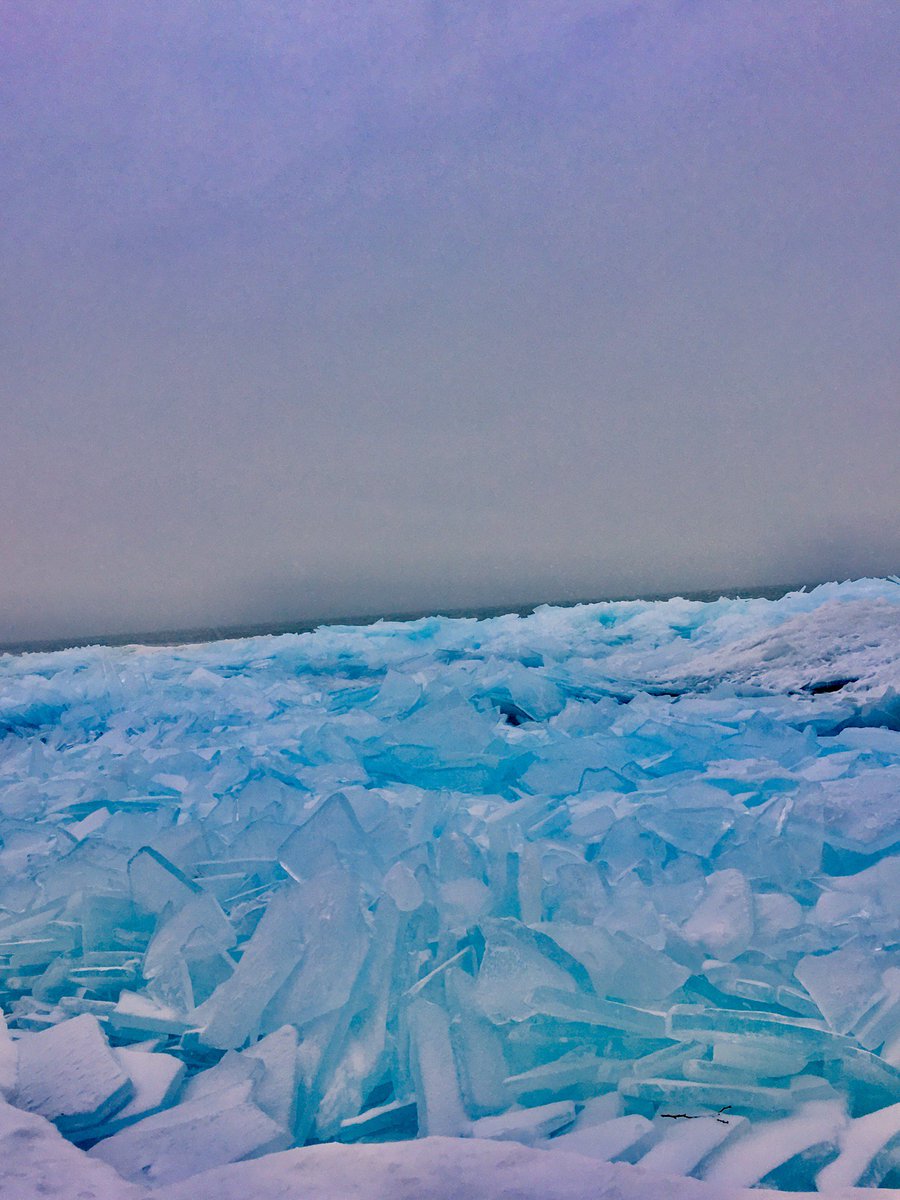 EmsCanadian's tweet photo. @OntarioParks @PresquilePP #blueice  #hphp #JanuaryBlues @EventsBrighton https://t.co/w4bHT8kYwM