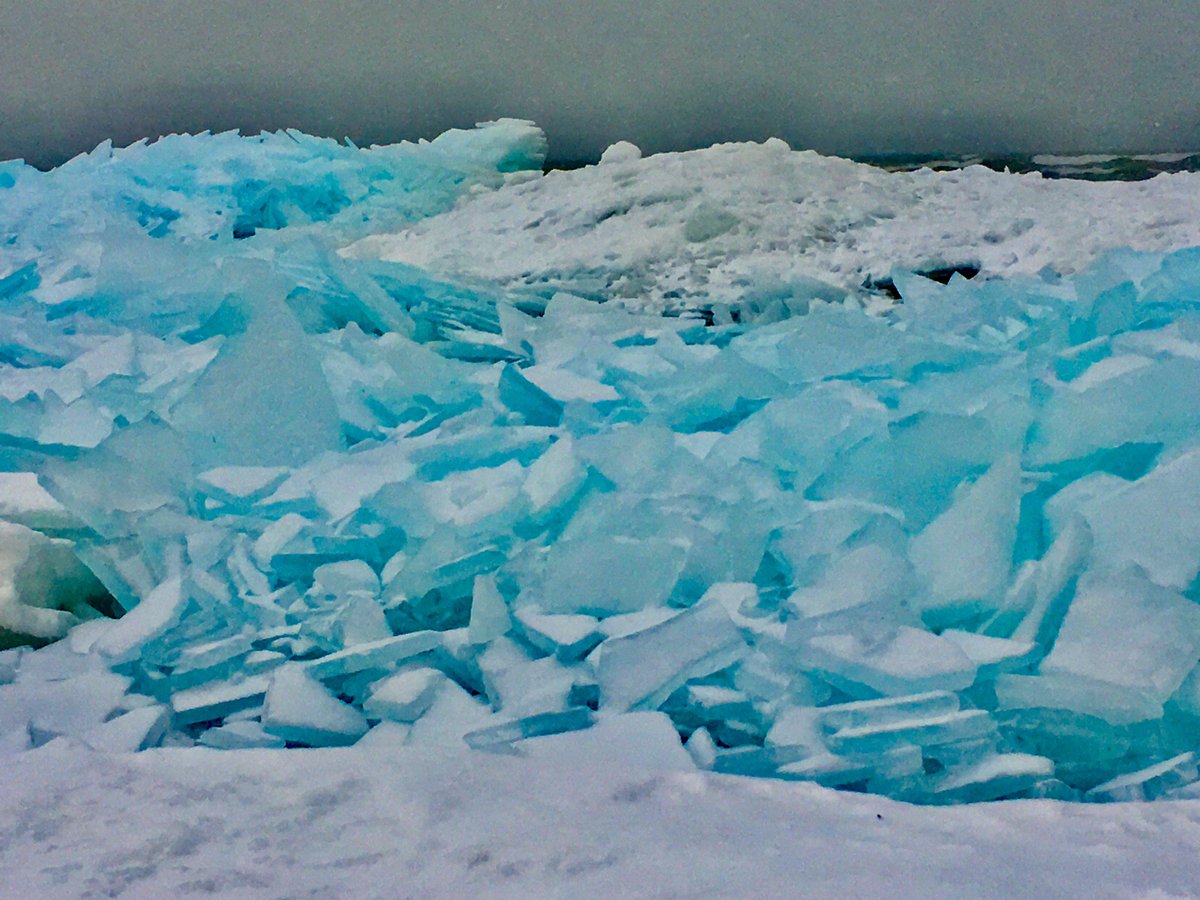 EmsCanadian's tweet photo. @OntarioParks @PresquilePP #blueice  #hphp #JanuaryBlues @EventsBrighton https://t.co/w4bHT8kYwM