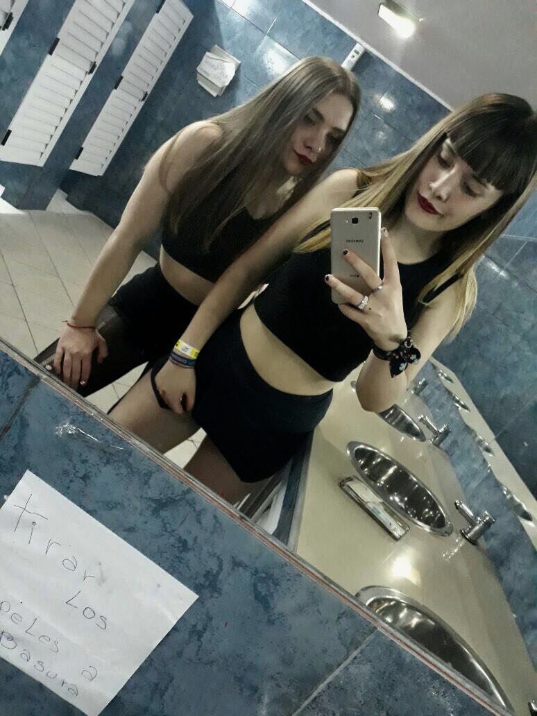 Abbi_Alegre's tweet photo. estamos igual ami!!! @reni_visfer https://t.co/JwIkXDJj24