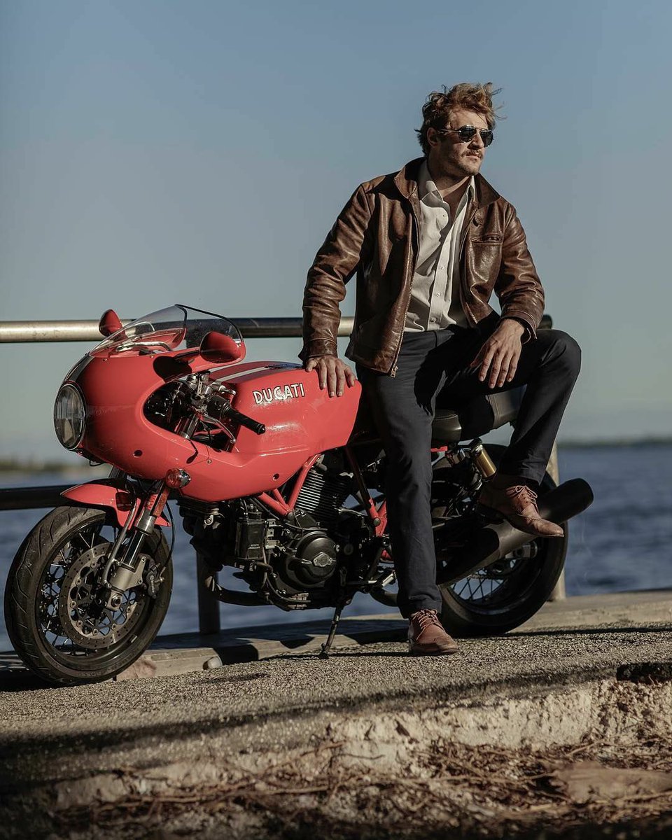 29Wonder's tweet photo. #DesmoStyle #DucatiStyle 🔴❣️ https://t.co/9PtdoxsWyK