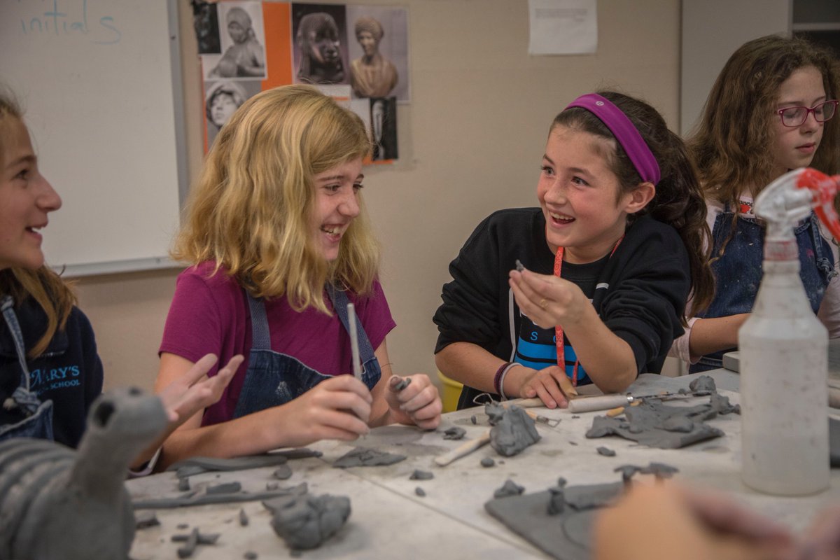 StMarysMemphis's tweet photo. We are excited to have the girls back on campus today and look forward to a great spring semester! #stmarysmemphis #girlsschool #learningisfun https://t.co/UGKUZ2I1n4