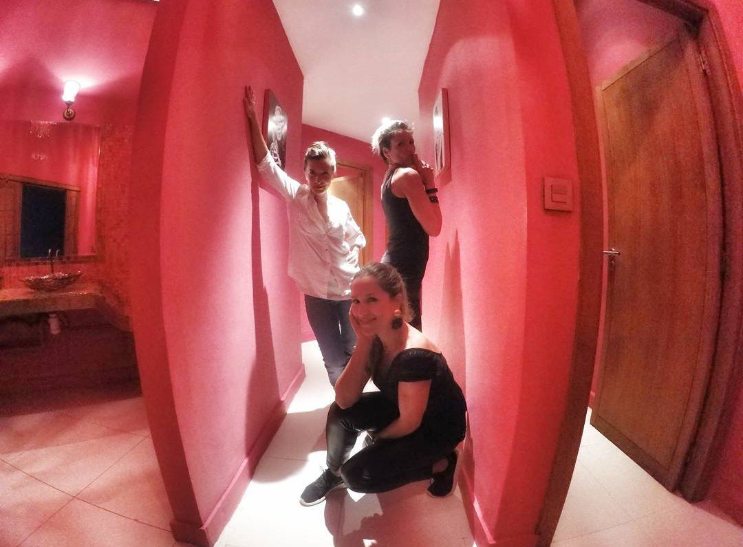 maruxisima's tweet photo. Cuando los baños dan de sí, pasan cosas como esta 👇🏼😘🤦❤️
@VallsAndrea @maruxisima #PaulaValls @Le_BLOKK #Marrakeck
https://t.co/Tv7oWPs2Rc https://t.co/lD6kaCnJVX