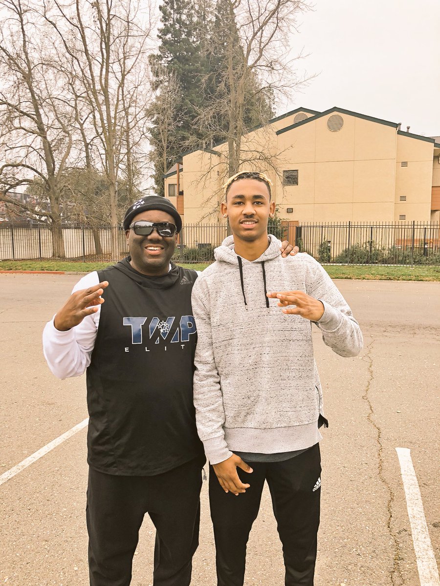 CoachTTMP's tweet photo. Told y’all it’s not a game #MafiaBack welcome back home @showtimemakai @TMPMafia7v7 /// #RecruiterOfTheYear 2018 #TMPTakeover https://t.co/yUgCHOguHj