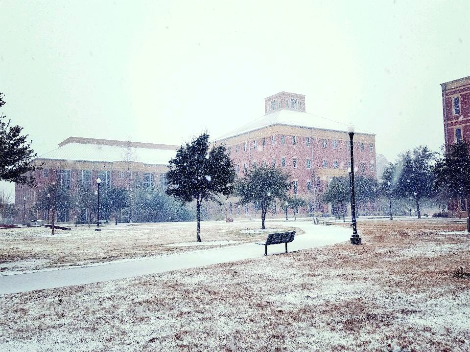 CountryAssBri's tweet photo. Nursing/Chemistry Building
Georgia Southern University 
January 2018. https://t.co/qVJBtYej5A