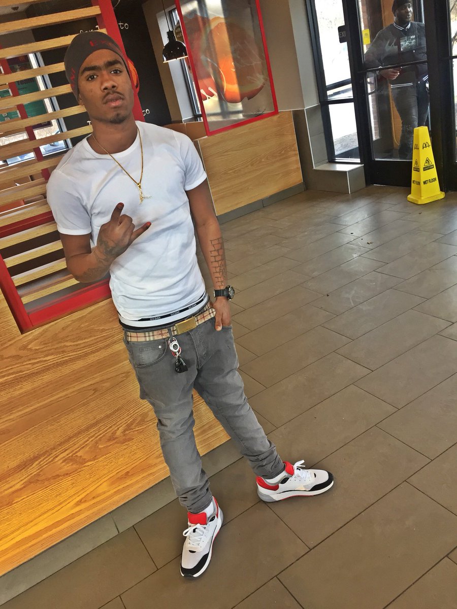 ___Dopeboy's tweet photo. Getting Money Stunting On u Dumb ass Niggas ✨ https://t.co/mxHWvbfwF8