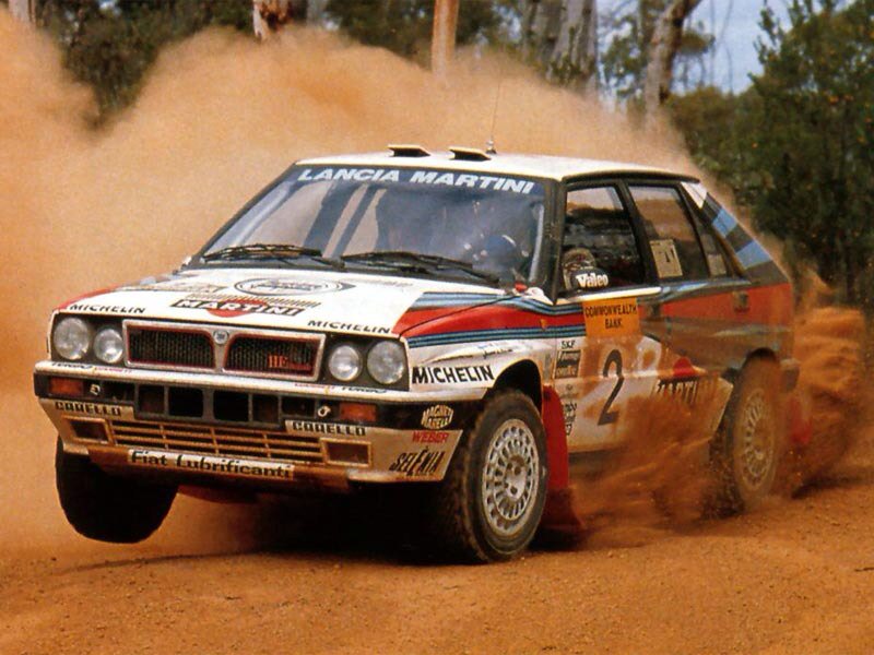 TodoCoches01's tweet photo. Cuatro fotos de un mito del #WRC, en versión de competición y traje de calle, #Lancia Delta HF Integrale. https://t.co/Wfsq5kIS0c