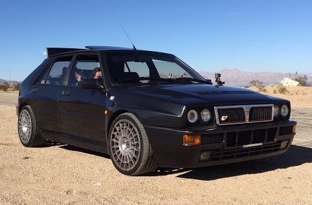 TodoCoches01's tweet photo. Cuatro fotos de un mito del #WRC, en versión de competición y traje de calle, #Lancia Delta HF Integrale. https://t.co/Wfsq5kIS0c