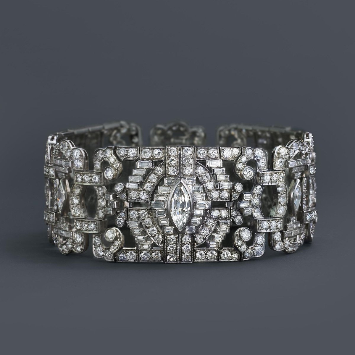 A dazzling Art Deco diamond bracelet, circa 1920s.