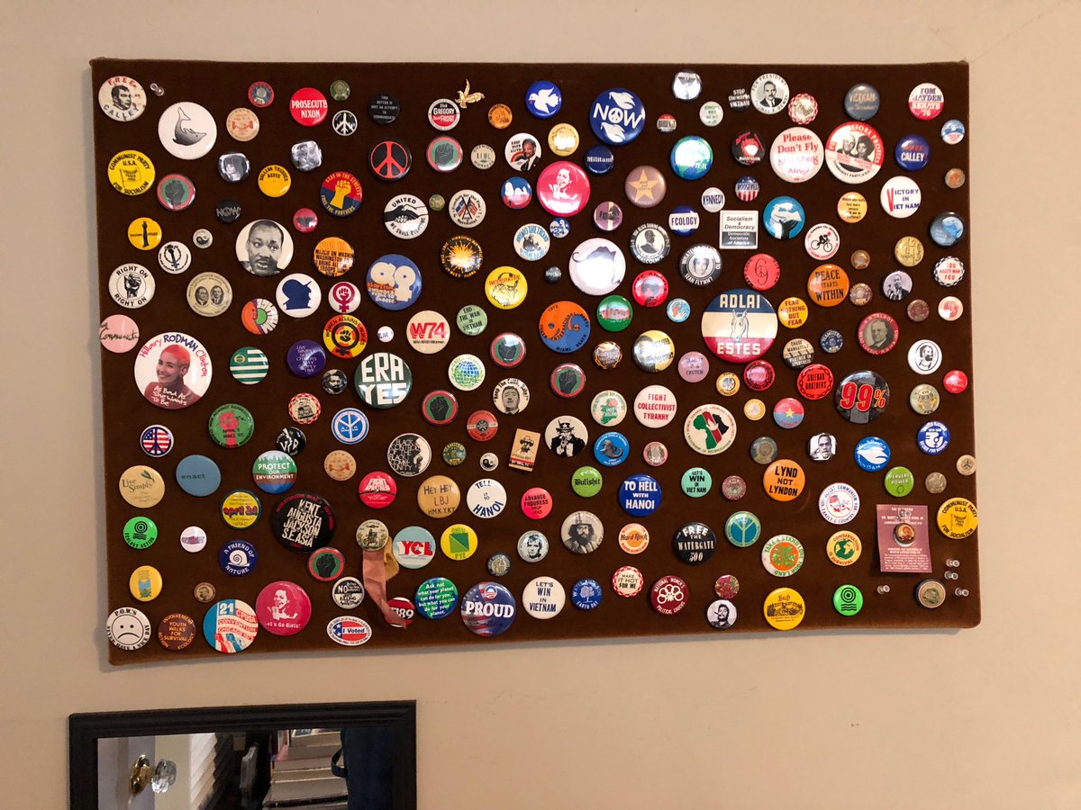 GrowinOldAbsurd's tweet image. Somebody say #ButtonEnvy ?