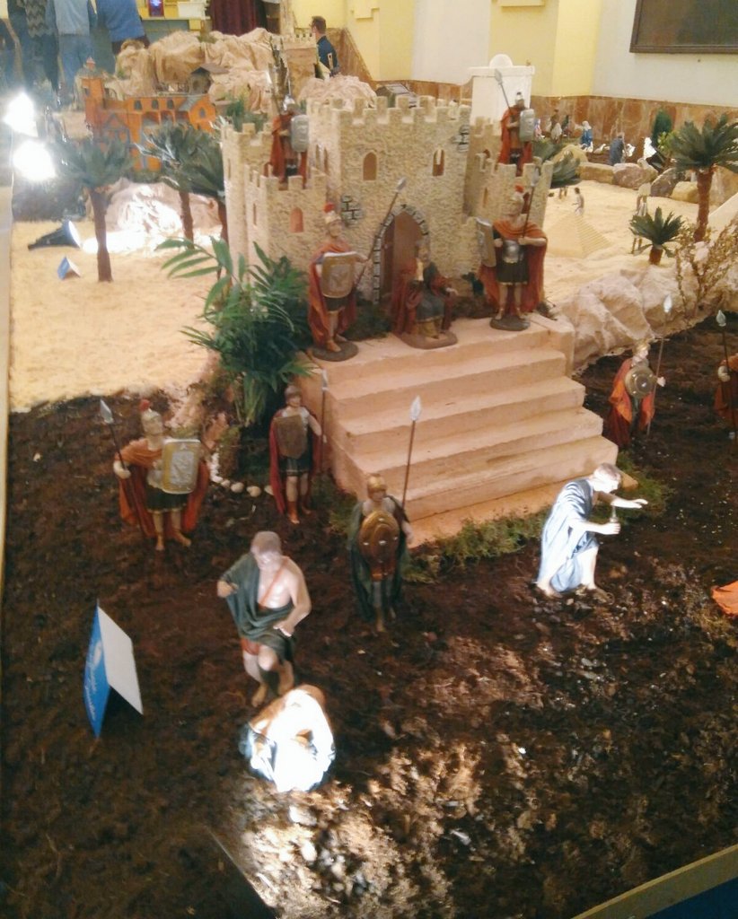 pedroalohi's tweet photo. Visita al belén de la @cofradia_amparo en la Ermita del Pilar 🎄✨ #NavidadEresTú #SoydelAmparo #Navidad #Belén #Azules #cofradiaamparo https://t.co/BPt2gKWb21