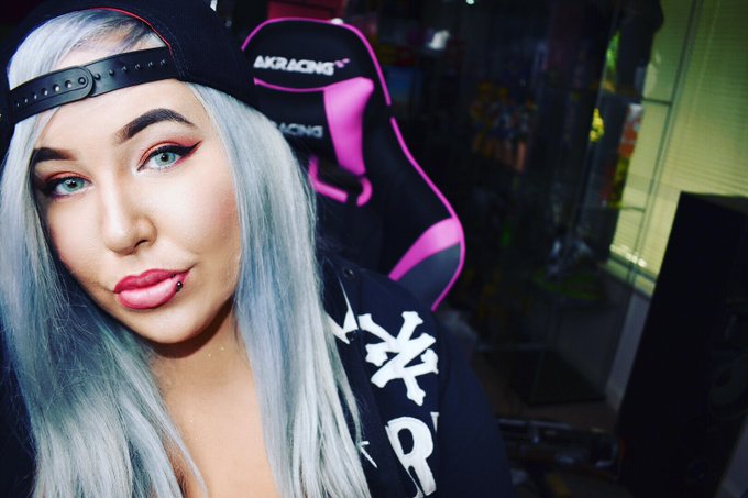 Watch KAYSHA💕's leaked NSFW photo on TwXstars