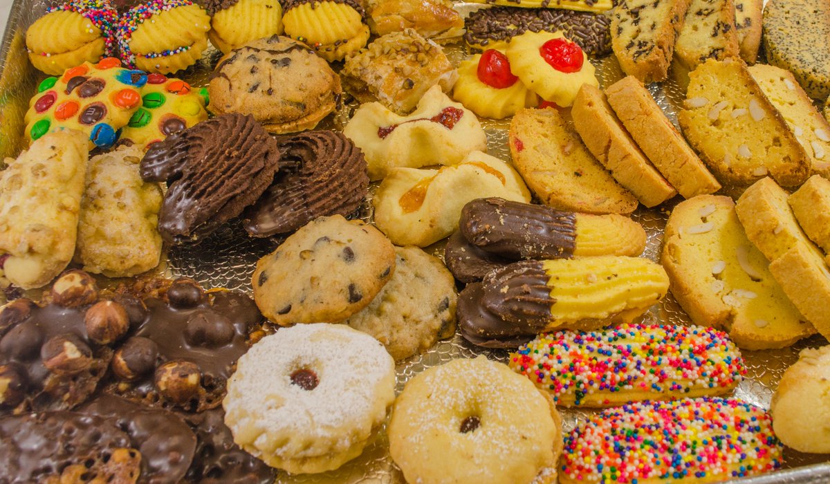 Fresh cookies available here everyday! #bakery #cookies #fairfax #beverly #nopreservatives