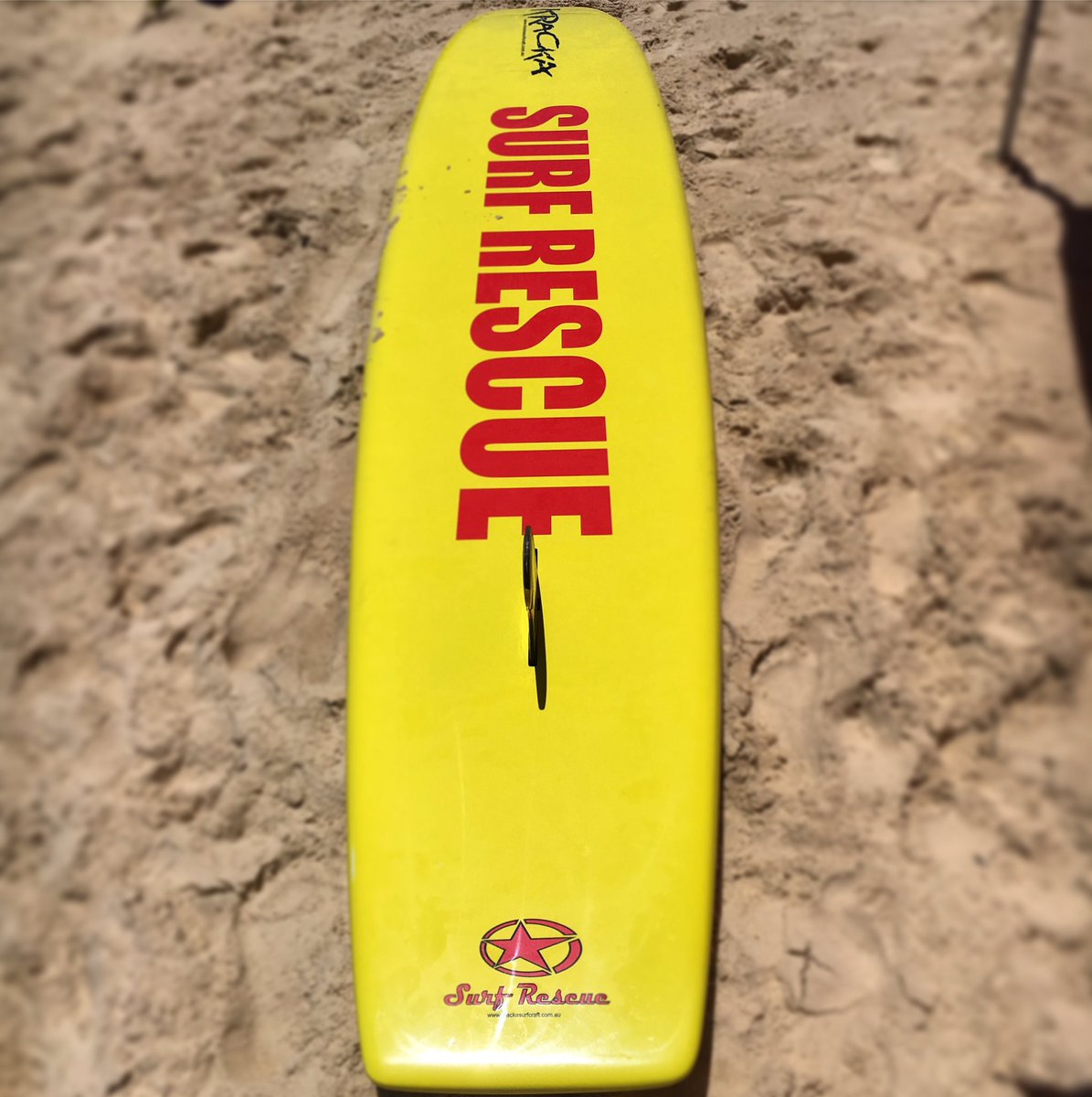 plslsc's tweet photo. I am determined to master them! Thank you Cal and MJ for always going out of your way to help me improve. I hope that in time I can encourage other females to persist with things that challenge them too. #morningpaddles #surfgirl18 #thisislifesaving #cylinderbeach #straddie https://t.co/FOTeGlbkIv