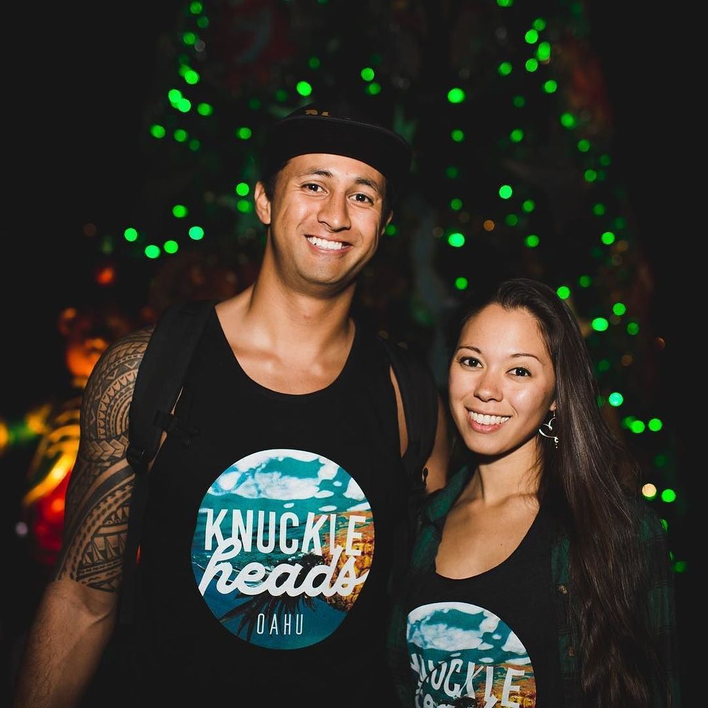 kapeliela's tweet photo. H N Y 2018 #knuckleheadsoahu 🤙🏽 https://t.co/77Bab5sIeV