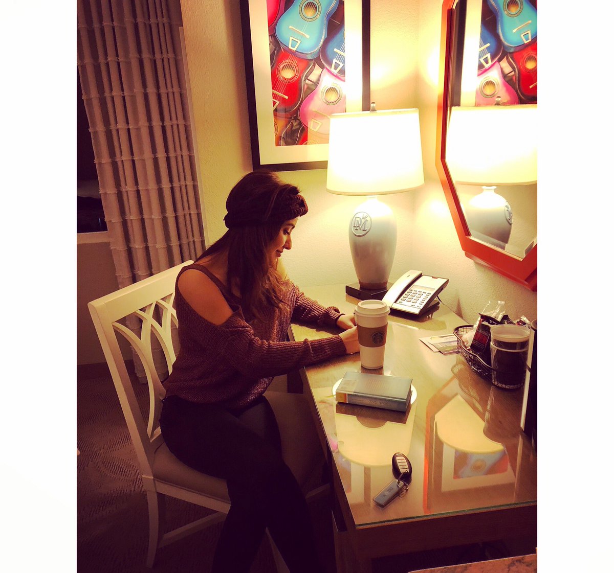 Officialneha's tweet photo. What a lovely trip it has been...spending time wid family is always so wonderful..bye bye chicago!!..you have been lovely..❤️ https://t.co/AdmEVbbNHv