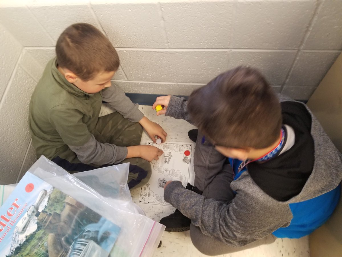 MrsRosaVigil's tweet photo. Playing a fractions identification game! #letsmakemathfun #montysgotsmarts https://t.co/hinT2SBt4P