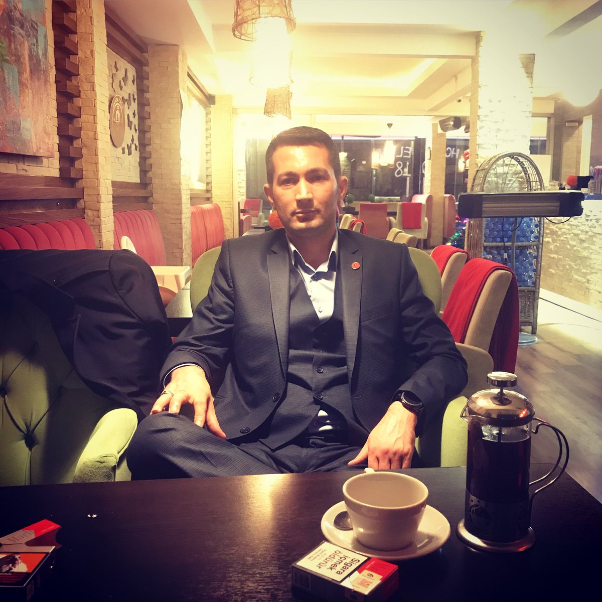 ebubekiracartr's tweet photo. İnsanın kafası doldukça öne eğilir, Çok dik başlı olanların çoğu bilgisizliktendir..!

#iyigeceler #goodnight #gutenacht #dobranoc #buenosdias #dobrunoc #kalinihta #lekanosht #şewbaş #καληνύχτα #բարիգիշեր #boanoite  #godisgood #gabon #natenemire #yaxşıgecələr https://t.co/otEP2UcBOl