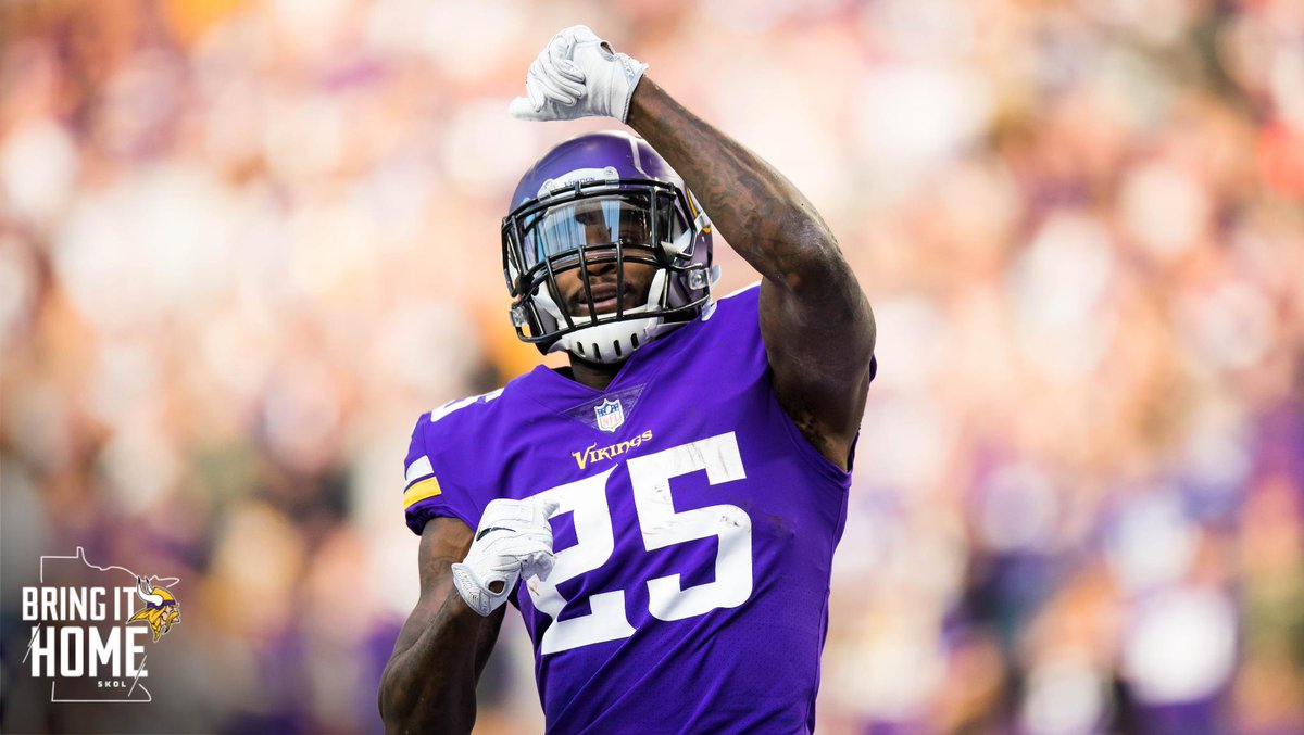 Show your support for @LataviusM!  RT to vote!  #AirAndGround Murray https://t.co/YAWe1KKOmP