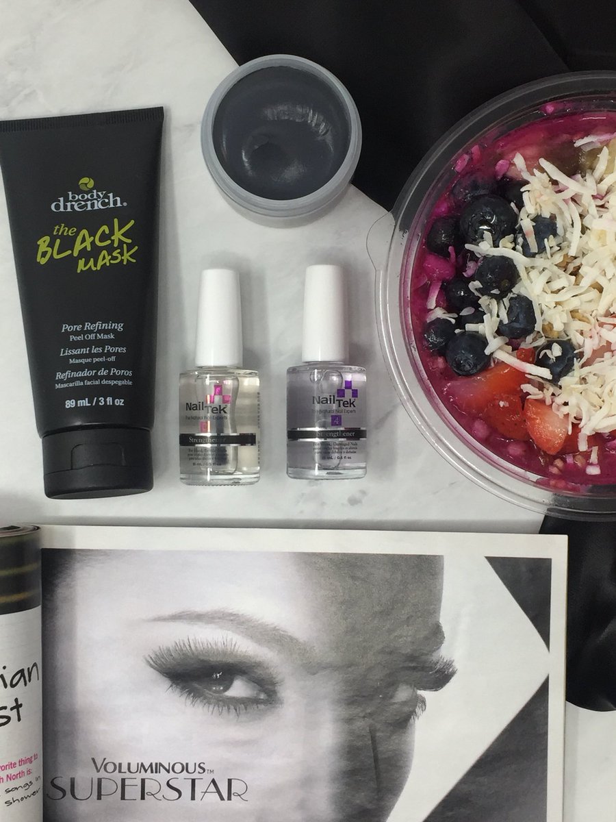 NailTekOfficial's tweet photo. Goals for 2018: Strong Nails, great skin, and healthy breakfasts. 🍇🍓🍌🍏 #NailTek #Nails #HealthyLiving https://t.co/bDsIiB4Hdj