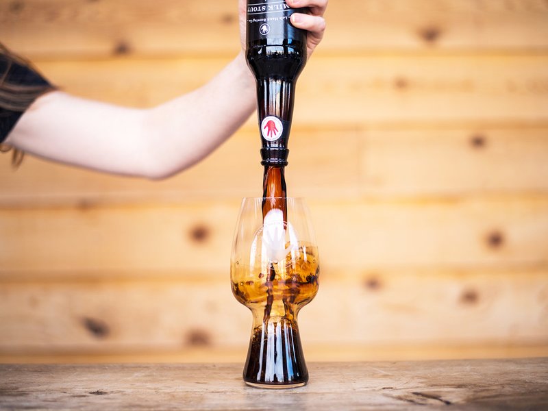 Someone finally explained Nitro Beers ow.ly/3gxK30hxcJY Thank you, <a href="/foodandwine/">Food & Wine</a>