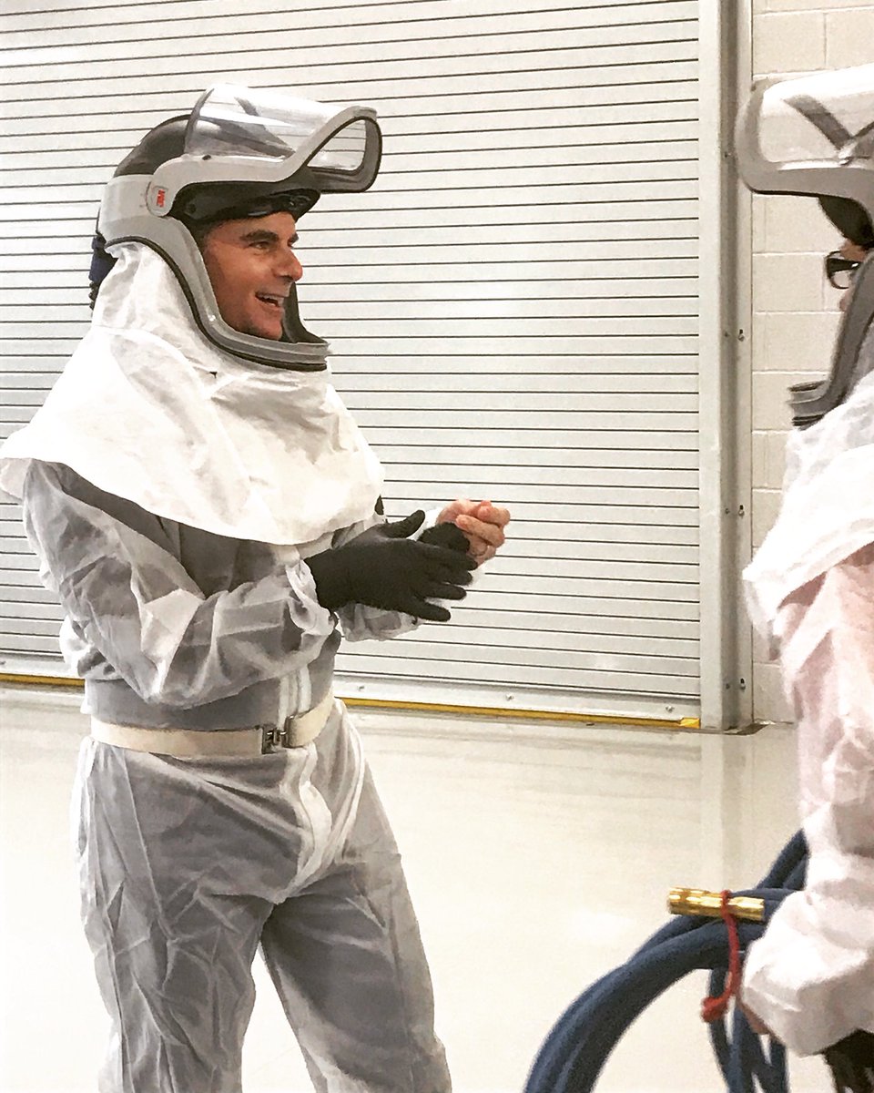 JeffGordonWeb's tweet photo. Had a great time learning how to spray paint at @Axalta’s Customer Experience Center today. An amazing facility located on @TeamHendrick’s campus. https://t.co/YivfYoyDYl