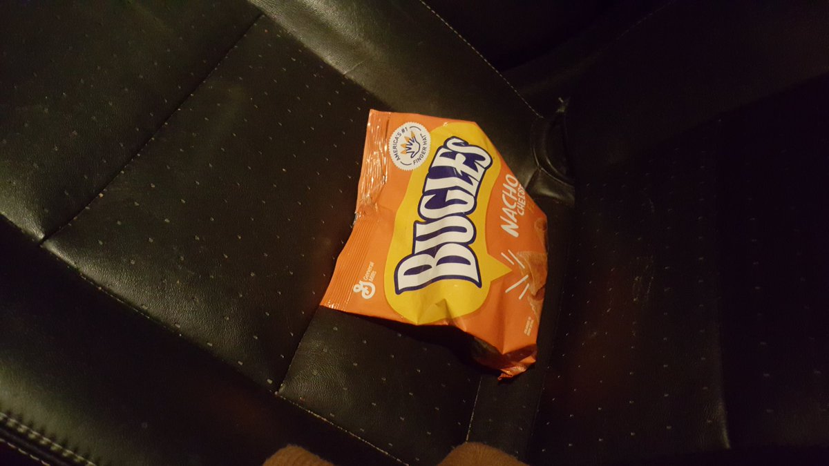 nfulsebakke's tweet photo. The guy that changed my oil at Wal-Mart forgot his Bugles in my car. Poor guy. #snackless https://t.co/1nGifd9GQI