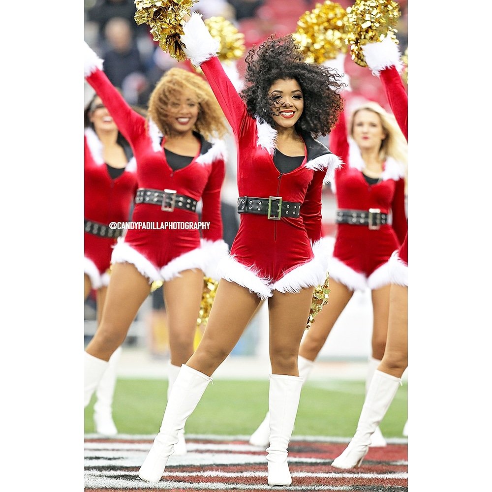Candy_Padilla's tweet photo. Mariah of the #Niners #GoldRush #Jaguars #JACvsSF  #ChristmasEve #Niners #SanFrancisco #NinerGang #NFLPhotography #sportsphotography #sportspics #photooftheday #picoftheday #TurlockPhotographer #HeyTurlock #Turlock #candypadillaphotography https://t.co/Axqu31unBj