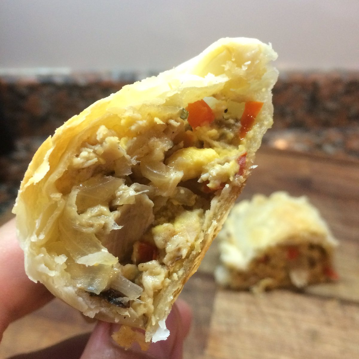 PetaRuger's tweet photo. Esta noche cenamos Empanadas de Pollo #EnElHornoConPeta #PolloKzero #SencilloySabroso #PolloRecicladoDel2017 https://t.co/sb6JpAadx1
