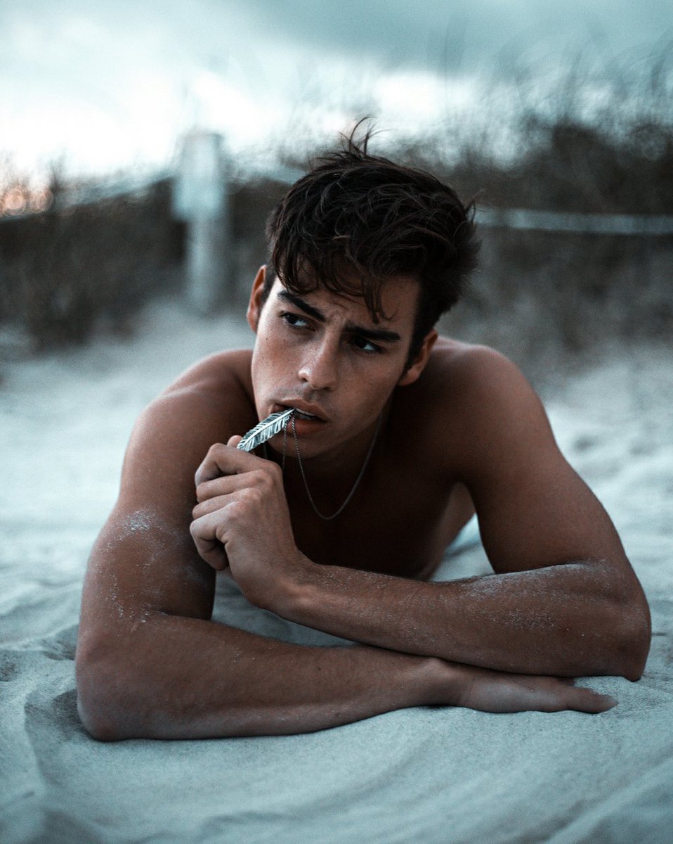 Markfics's tweet image. Sand🐚