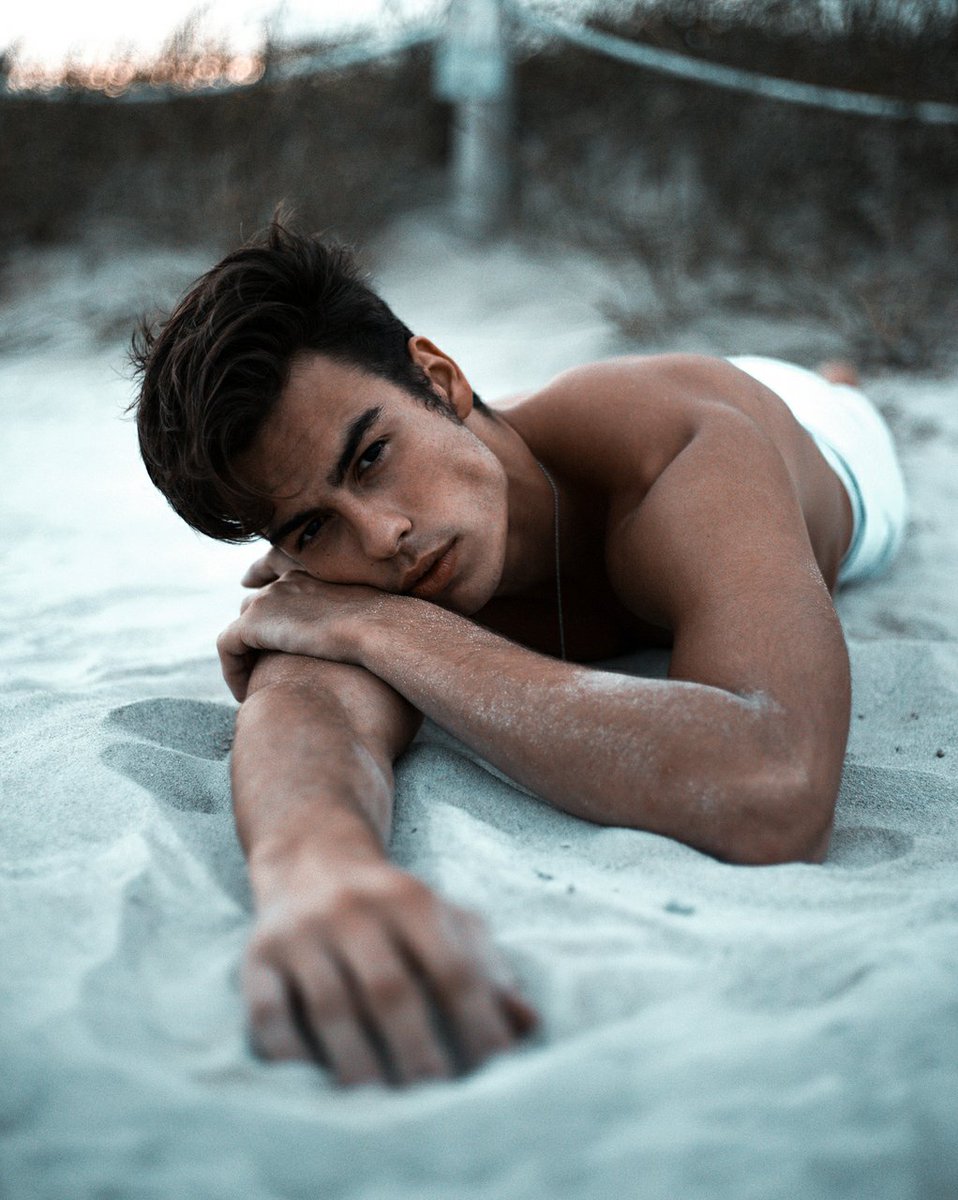 Markfics's tweet image. Sand🐚