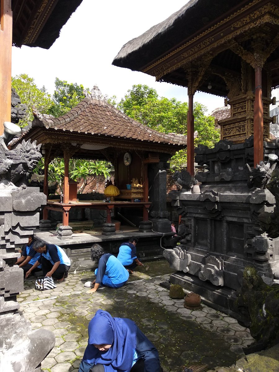 evalauratd's tweet image. Bersih-Bersih Tempat Ibadah dlm rangka HAB 72 @Kemenag_DIY @lukmansaifuddin. Beda itu Indah. #HAB72 #DutaPerdamaian